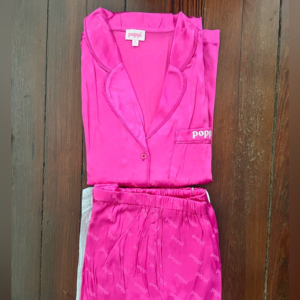 Poppi pajamas pink medium brand new